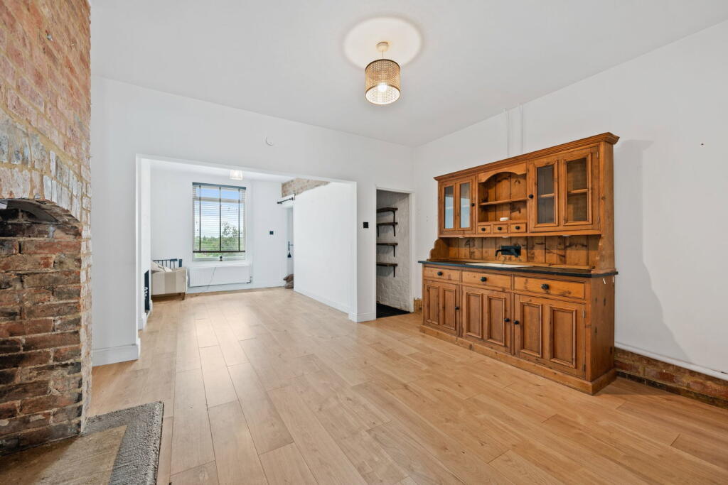 House in Rothwell, North Northamptonshire - View 4