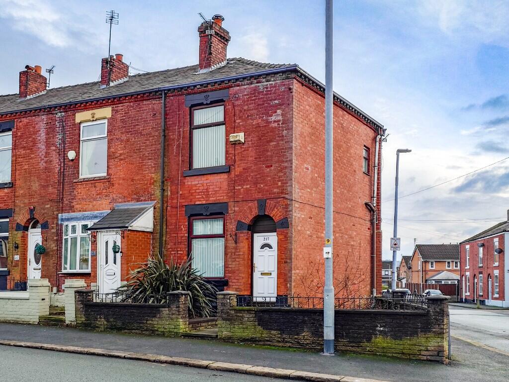 Main image of property: Dewsnap Lane, Dukinfield, Cheshire, SK16