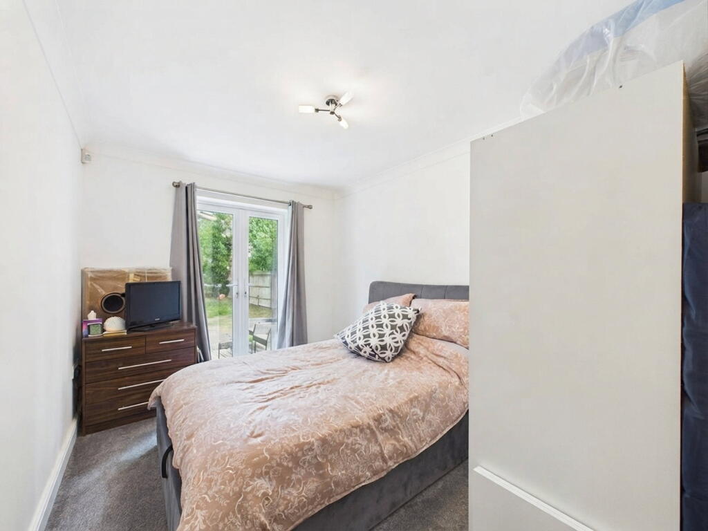 Apartment in Reading, Warfield - More
