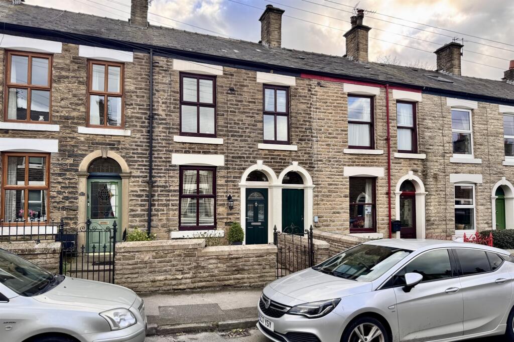 Main image of property: Pikes Lane, Glossop
