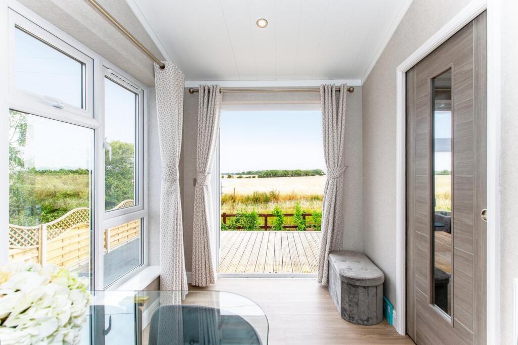 Two Bed Bespoke Omar Anniversary, Berry Green Park, Clopton, Kettering, Northamptonshire, NN14 3LN photo 5