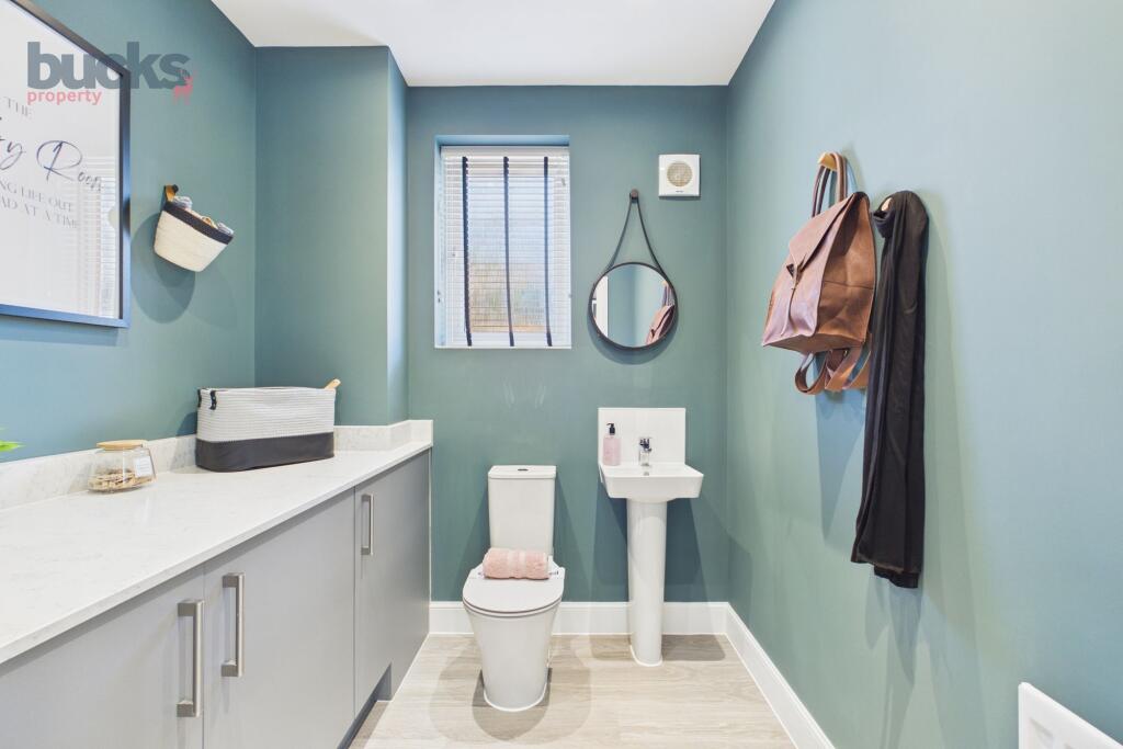 House in Arborfield Green, Barkham - More