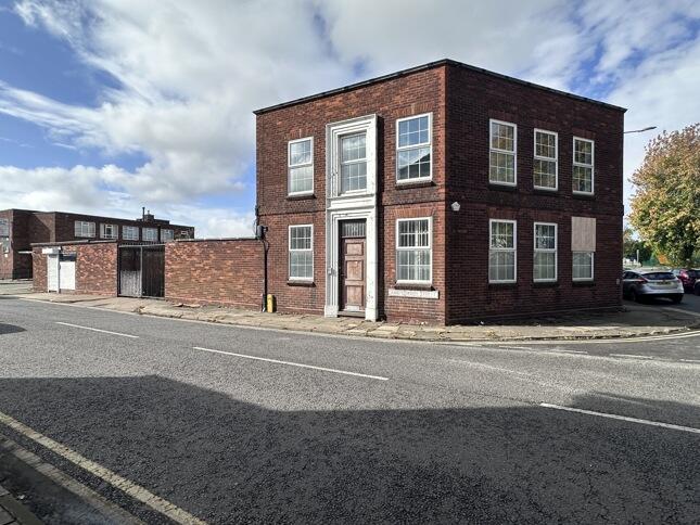 Main image of property: 12 Cleethorpe Road, Grimsby, North East Lincolnshire, DN31 3LB