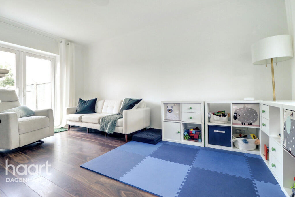 House in London - View 3