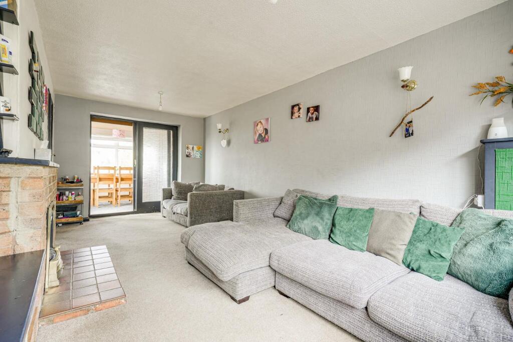 House in Luton - View 5