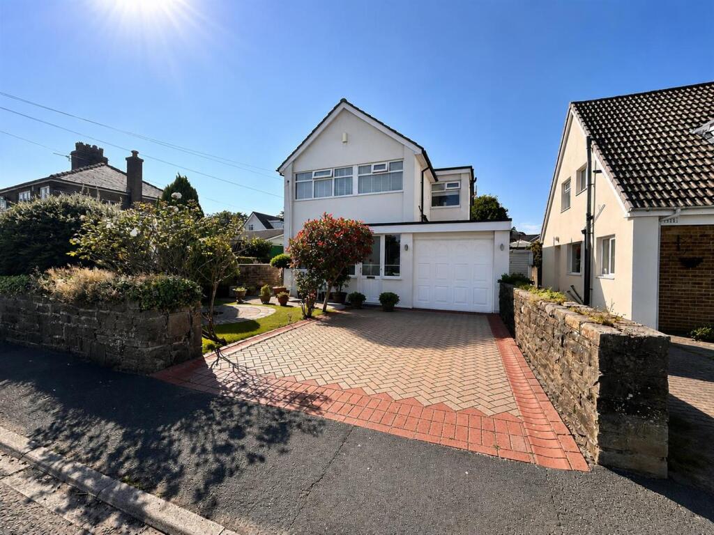 House in Halifax - View 2