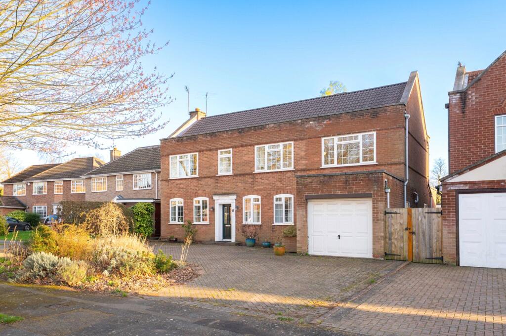 Main image of property: Astley Close, Leamington Spa, Warwickshire, CV32