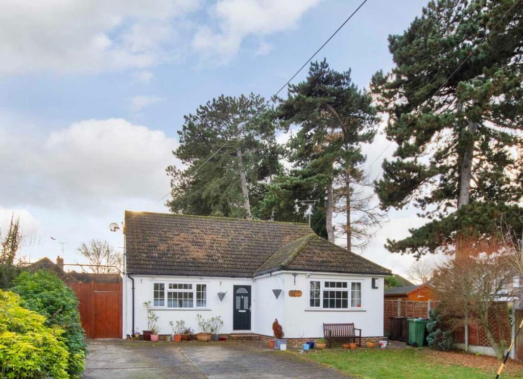 Main image of property: Fawkham Avenue, New Barn, Kent, DA3