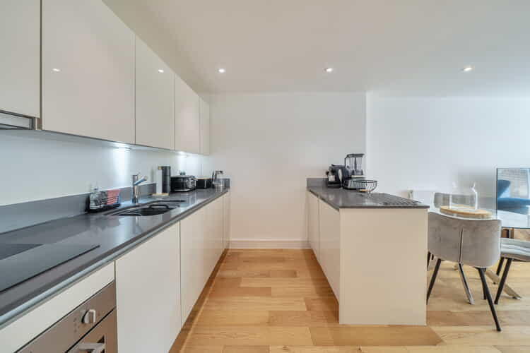 Apartment in London - View 5