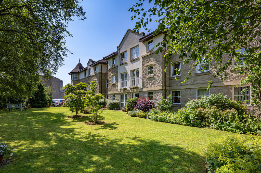 Main image of property: 40 Bishops Gate, 20 Kenmure Drive, Glasgow, G64