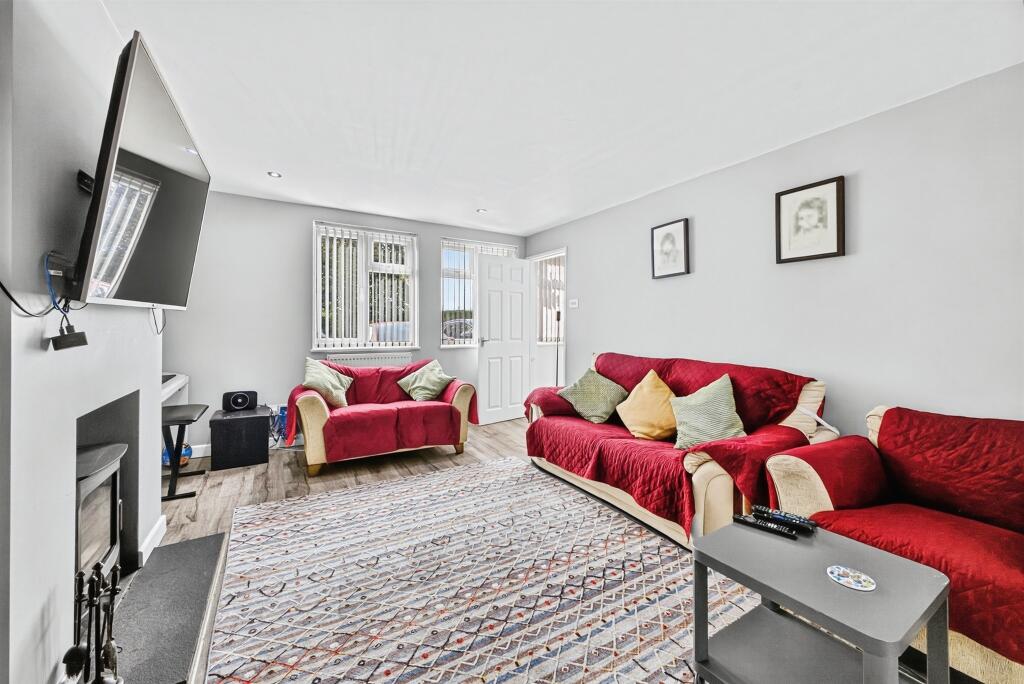 House in Northampton, Wootton - View 3