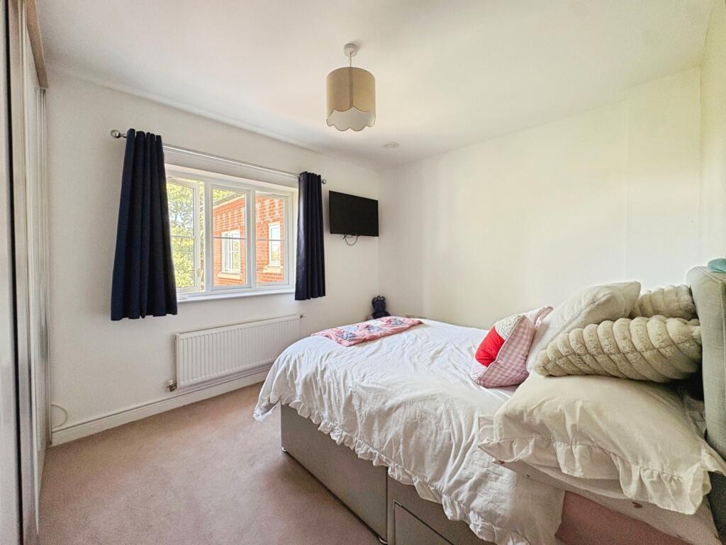 Apartment in Guildford - View 5