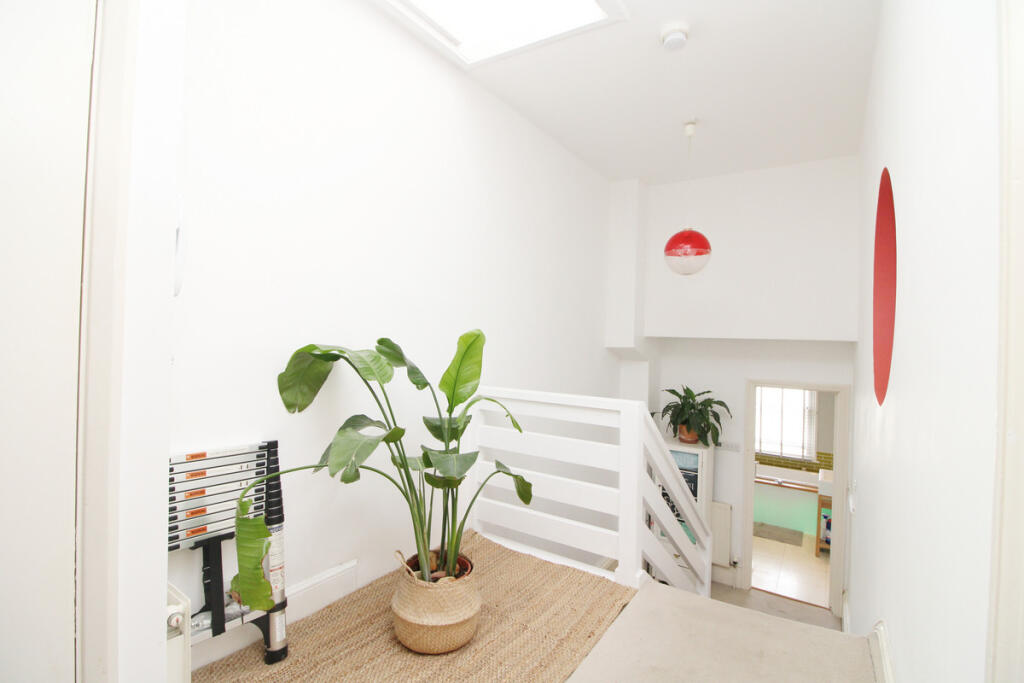 Apartment in Hove, Brunswick - More