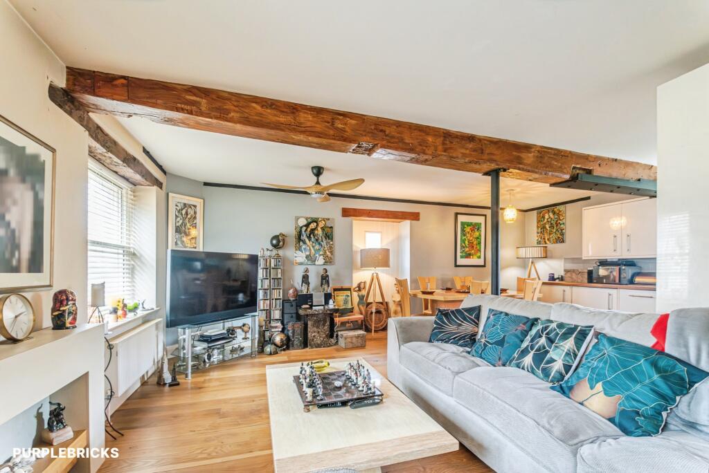 Apartment in Swindon, Calne - View 4
