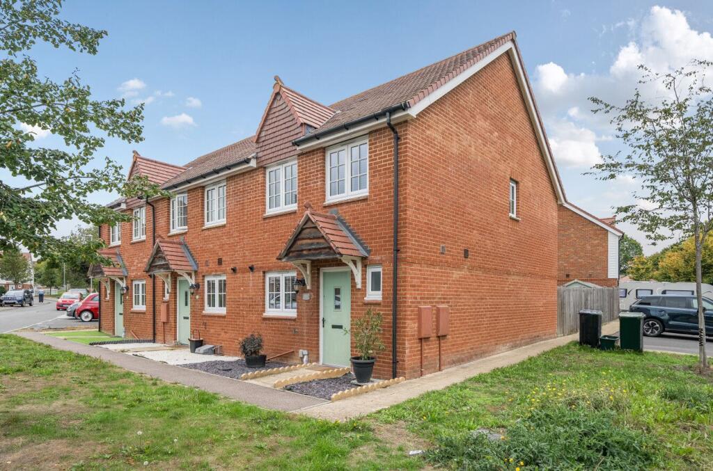 2-bed terraced on Thiepval Drive, Tonbridge, TN11, £375,000