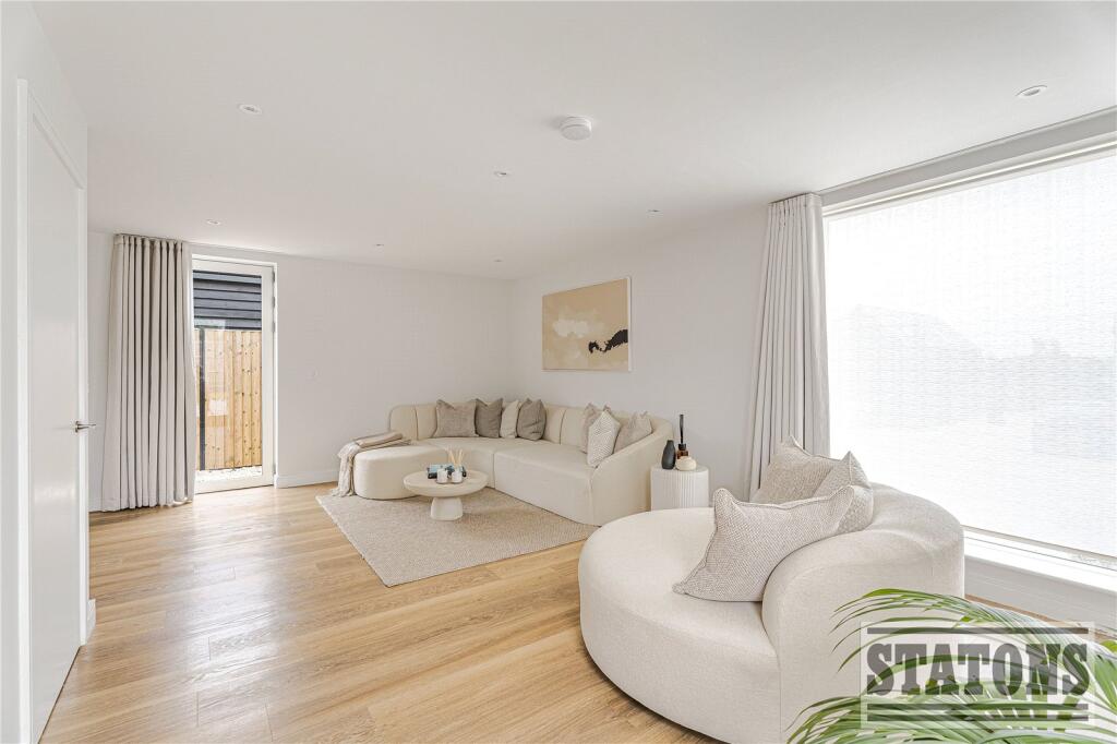 House in Enfield - View 4