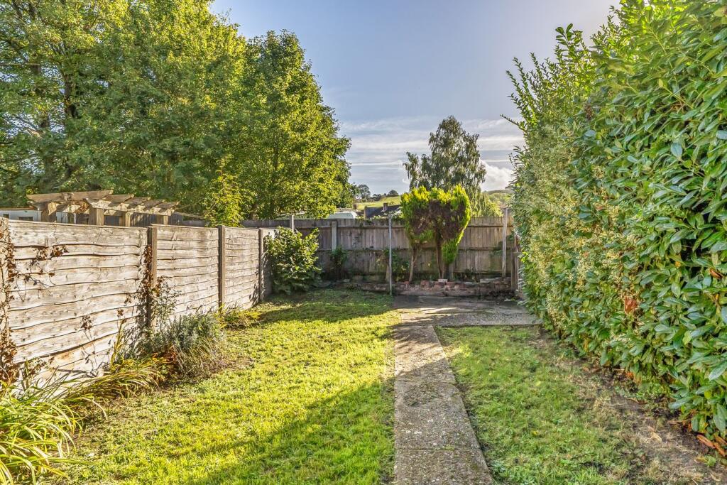Millbrook Gardens, Castle Cary, BA7 photo 2