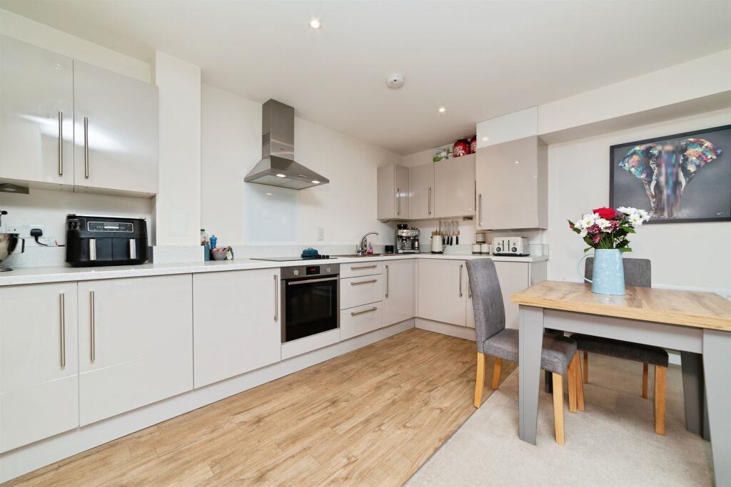 Apartment in Stevenage - View 5
