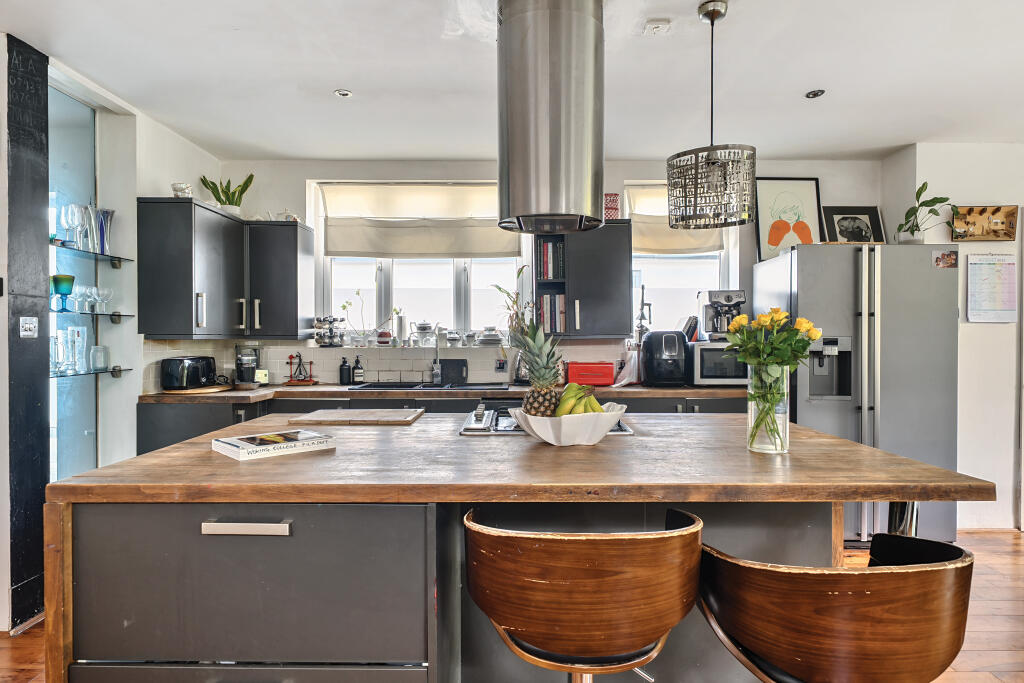 House in Kingston upon Thames - View 5