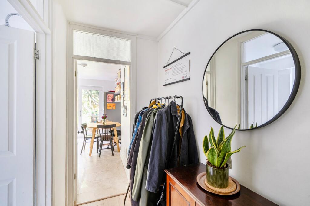 Apartment in London - More