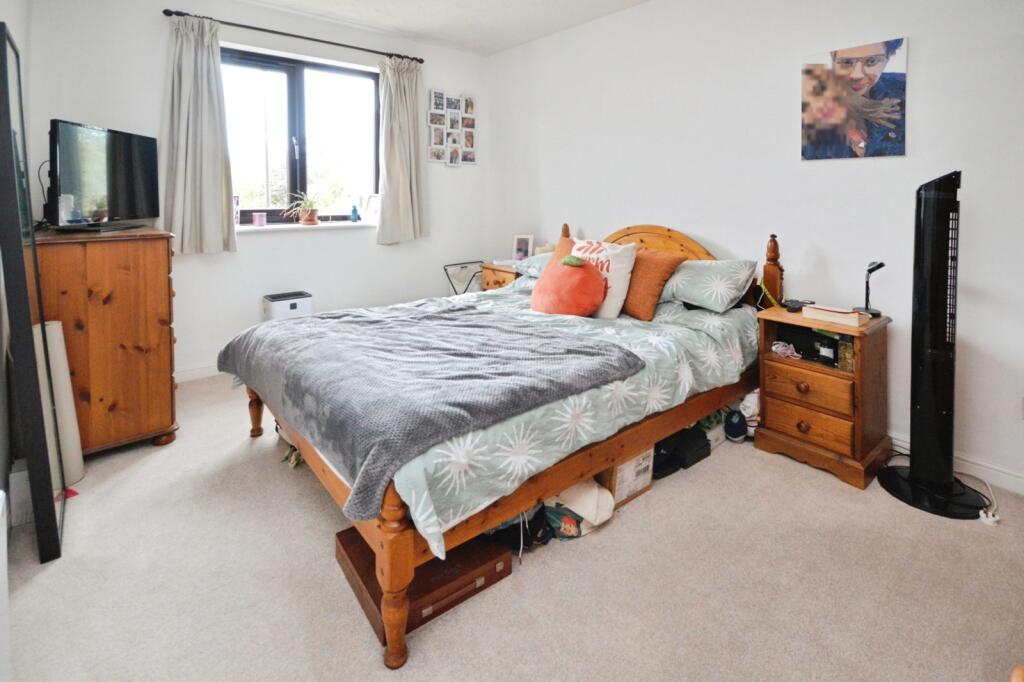 Varsity Drive, Twickenham, TW1 - View 4