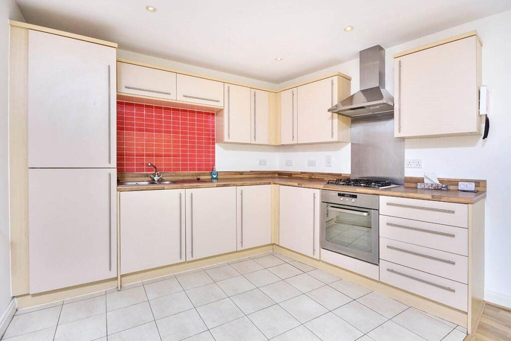 Apartment in Maidstone, Kent - View 5