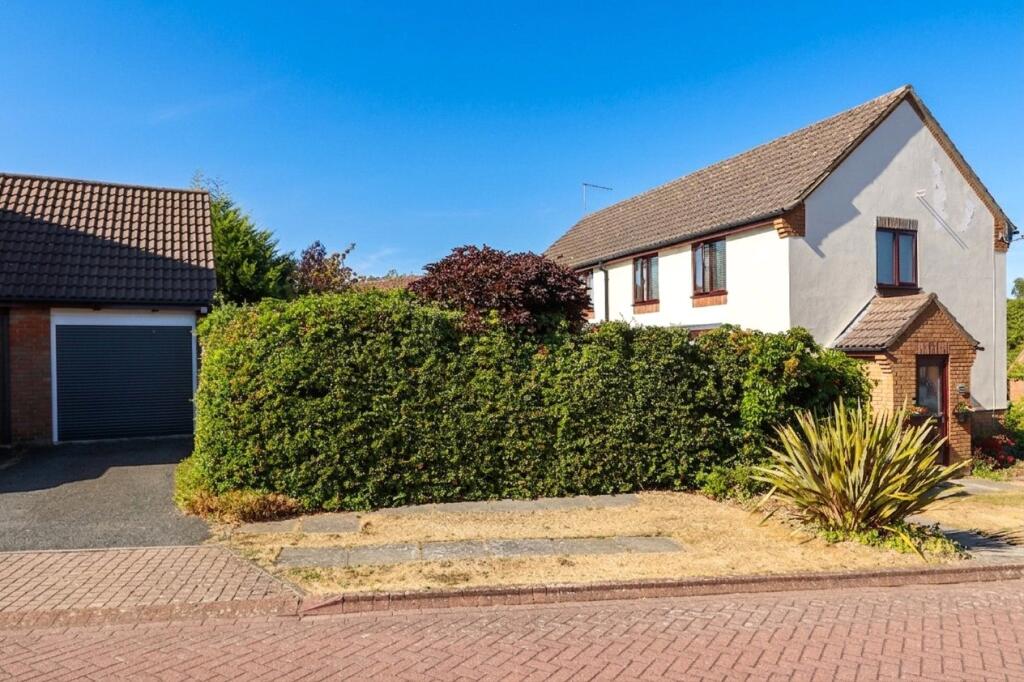 Main image of property: Nelson Close, Crownhill, Milton Keynes, Buckinghamshire, MK8