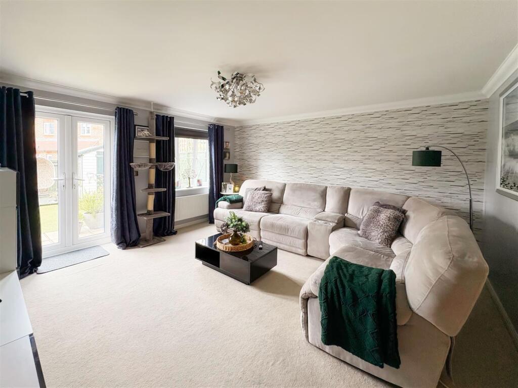 Watersmead Drive, Littlehampton photo 4