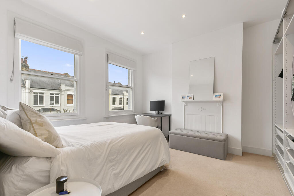 Apartment in London - View 3