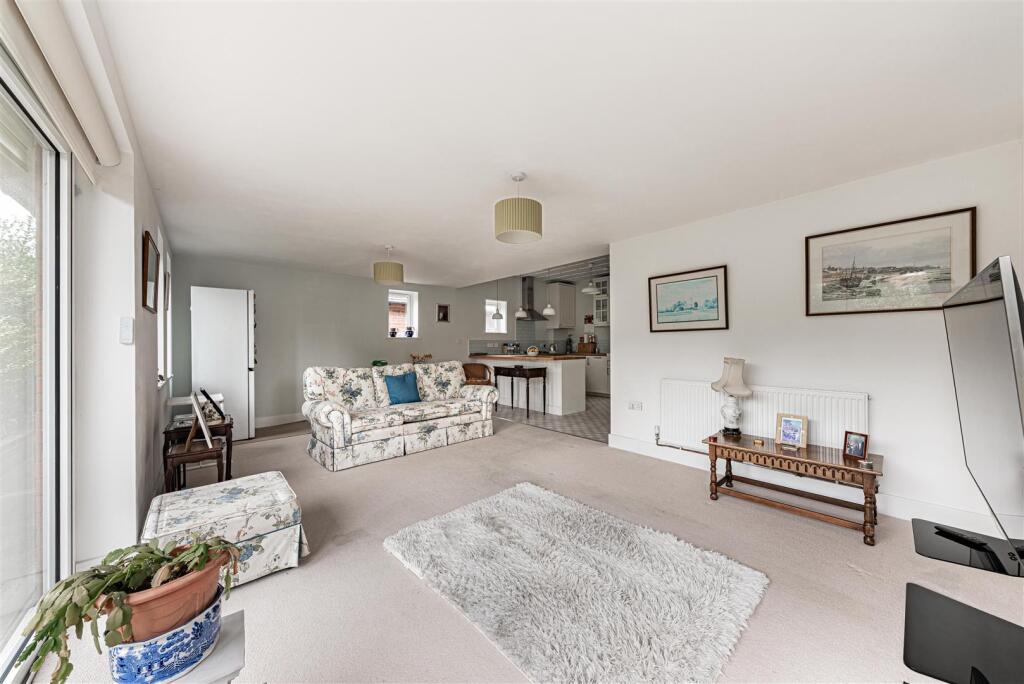 House in Canterbury - View 4