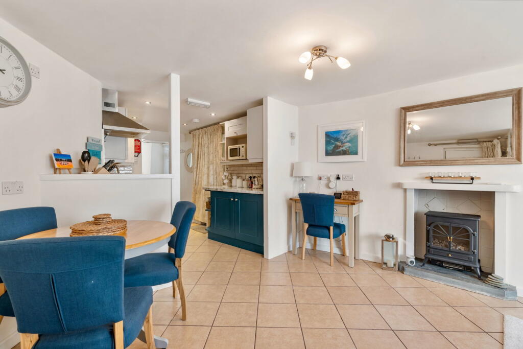 Apartment in Plymouth - View 5