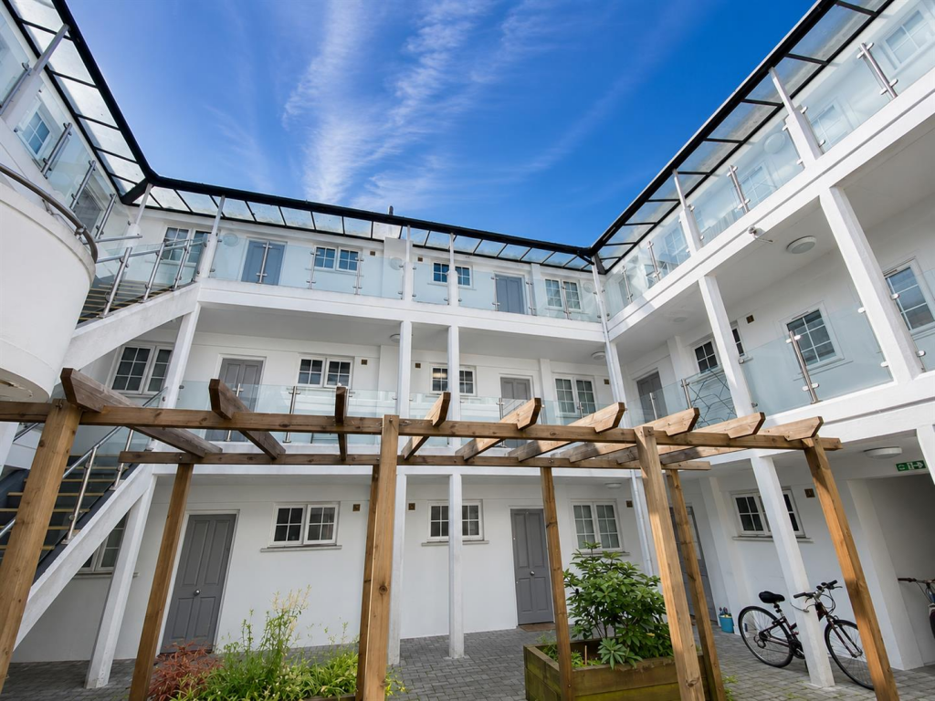 Apartment in Brighton - View 5