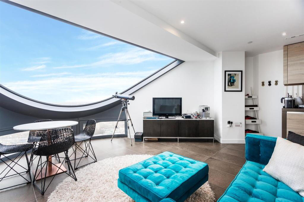 Main image of property: Chronicle Tower, 261b City Road, London, EC1V