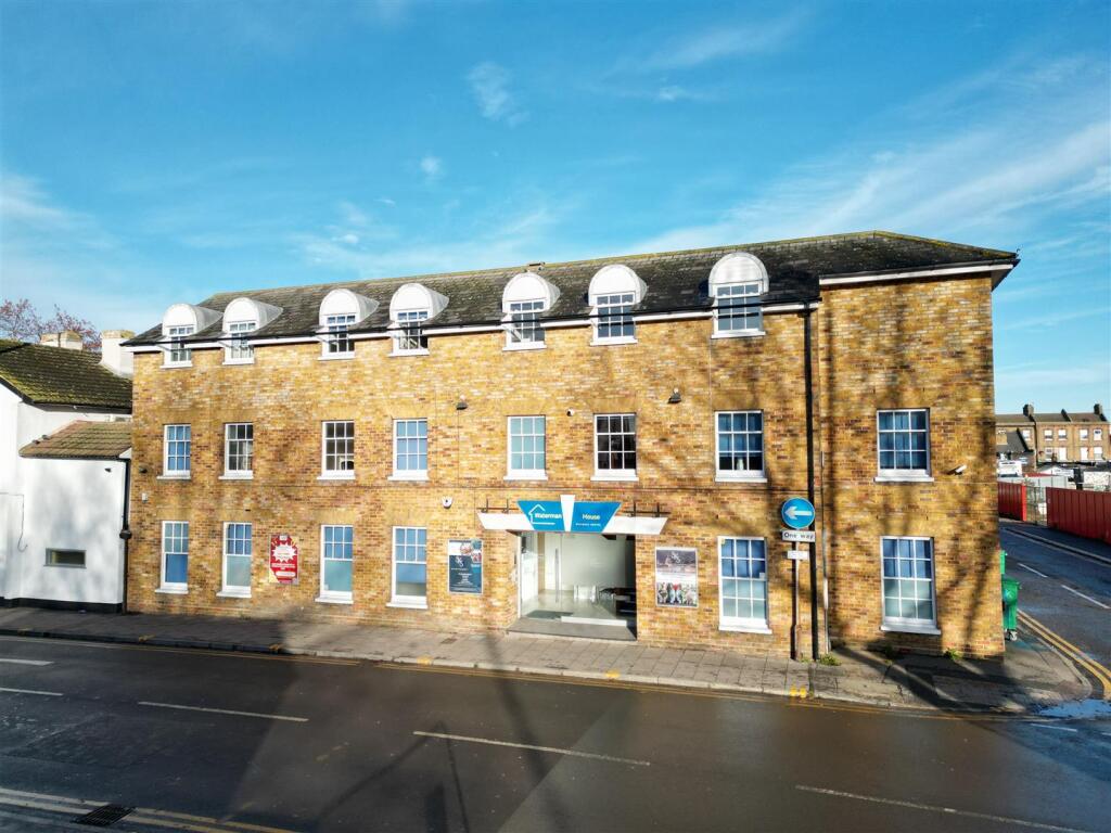 Main image of property: 1 Lord Street, Gravesend