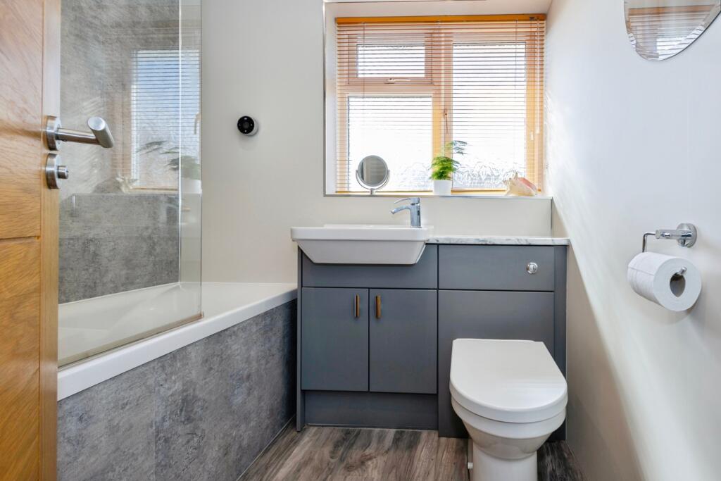 House in Havant, Hampshire - View 5