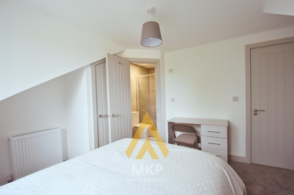 6 bedroom terraced house for rent
