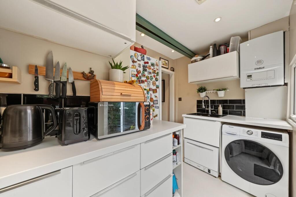 Apartment in London - View 5
