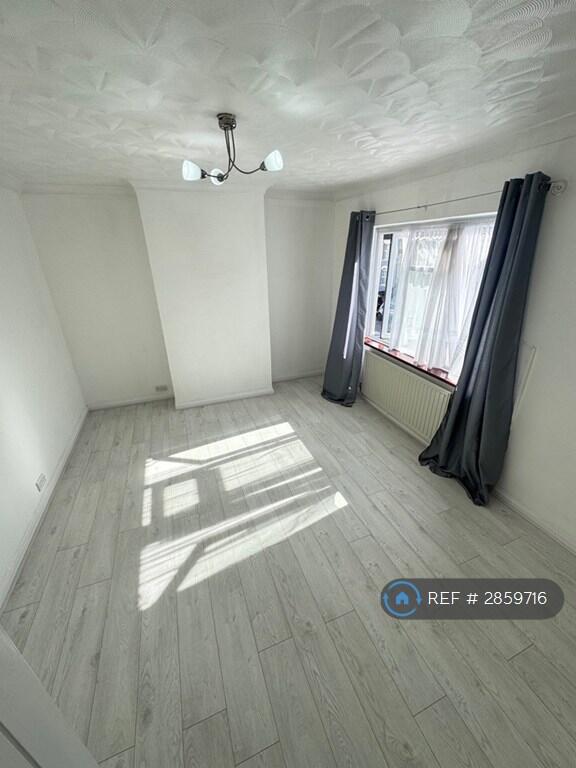 House in Gillingham, Medway - View 4