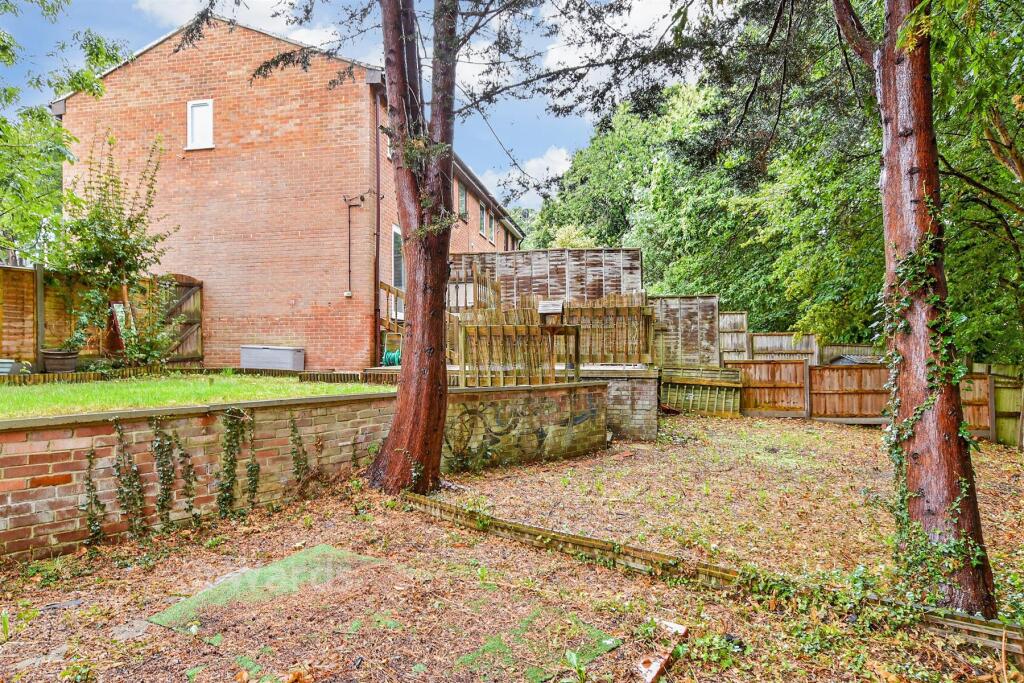 House in Chatham, Wayfield - View 2