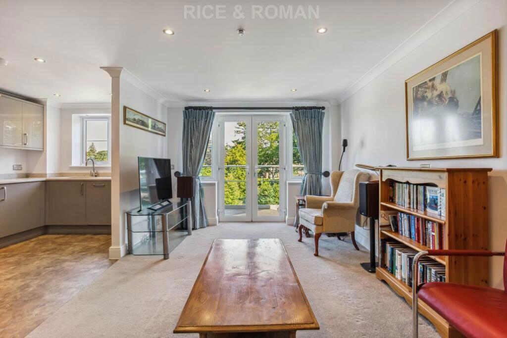 Apartment in Sunningdale, Windsor and Maidenhead - View 4