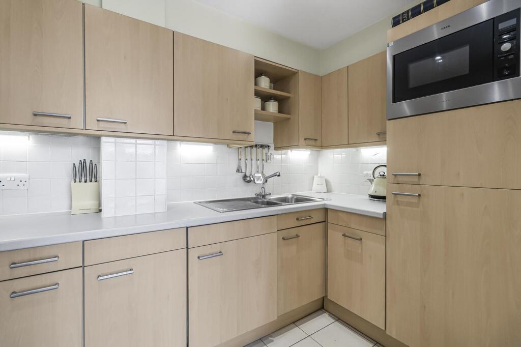 Apartment in London - More