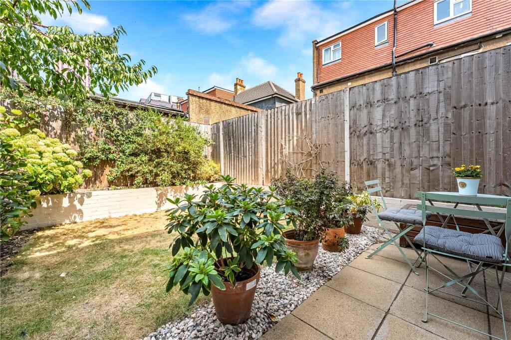House in London, Leyton - View 3