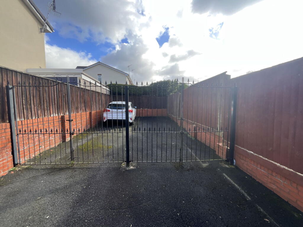 Additional image 9 of CRADLEY HEATH, Bramble Close