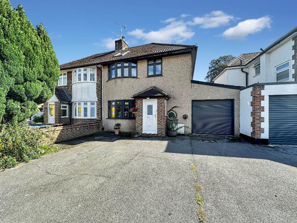 Main image of property: Farleigh Road, Warlingham, Surrey, CR6 9ED