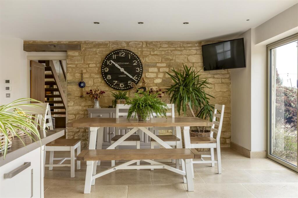 House in Cotswold, Lechlade - More