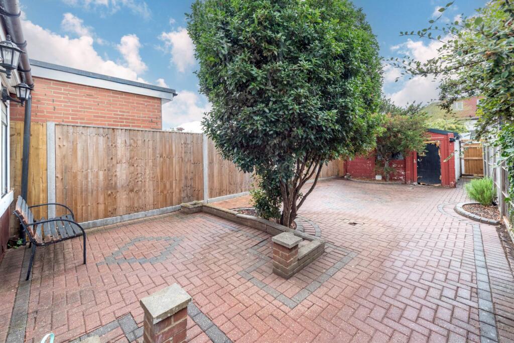 House in Morden, Lower Morden - View 4