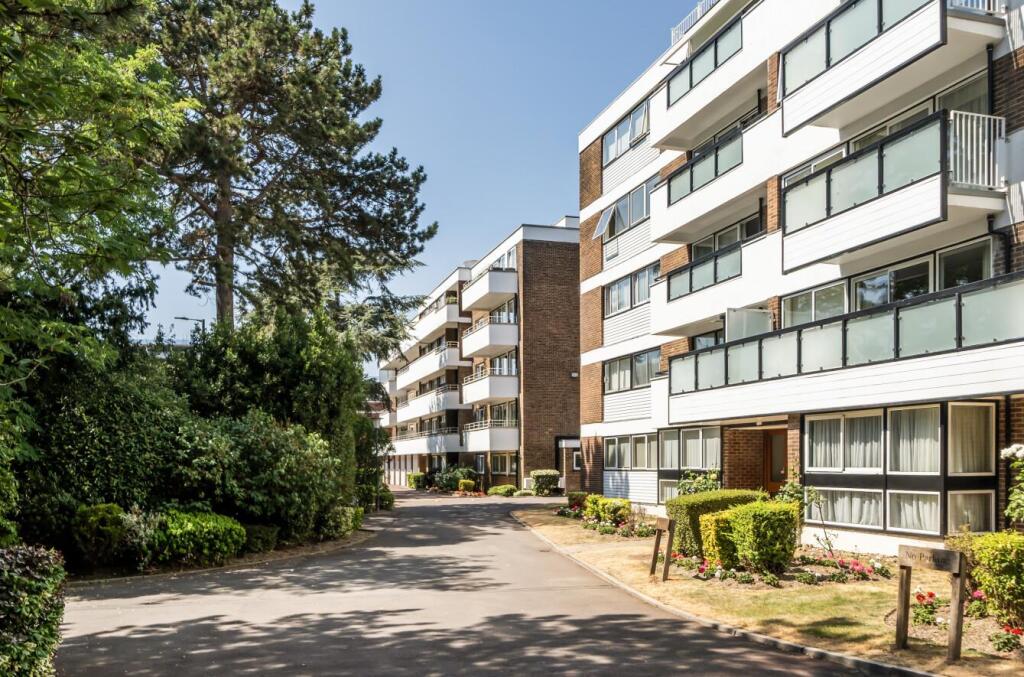 Main image of property: Oakleigh Road North, Whetstone