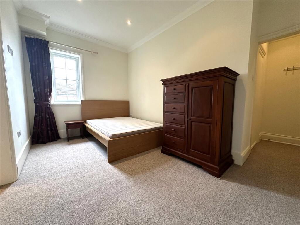 Main image of property: Firgrove Hill, Farnham, GU9