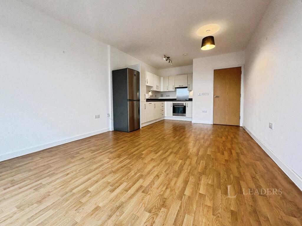 Apartment in Cambridge, Trumpington - View 3
