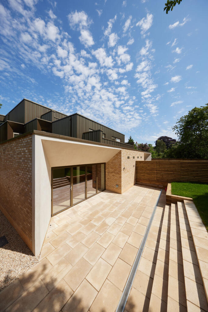 Main image of property: Glade House, 327 Woodstock Road, Oxford, Oxfordshire